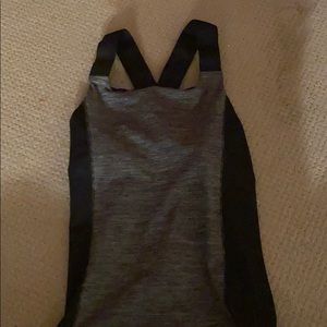 gray workout top